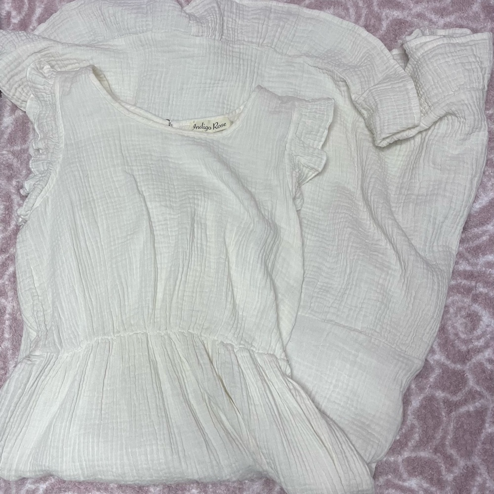 INDIGO ROSE, Size small, Off white.